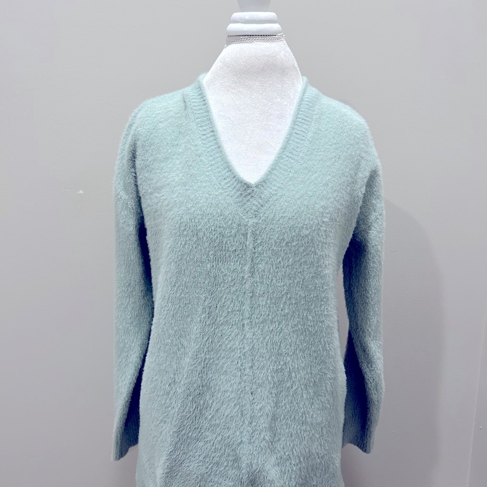 Max studio sweater